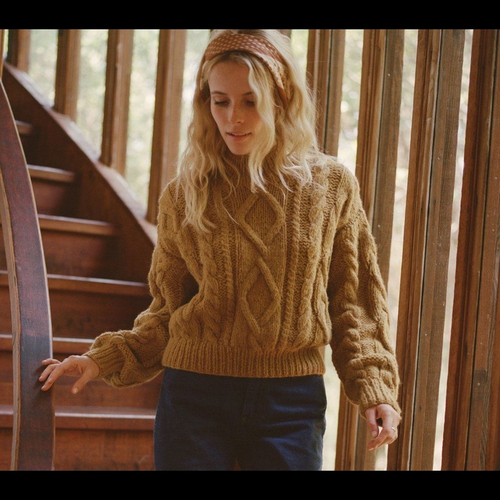 DÔEN Bee Sweater size L - worn twice -